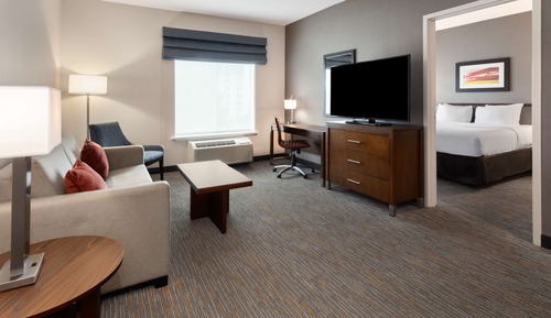 Suite, 1 King Bed, Refrigerator & Microwave (Wet bar)