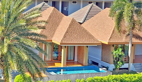 Family Pool Villa