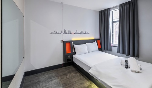 Accessible Double Room with Window