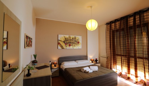 Classic Double Room, Shared Bathroom, City View (Cattedrale)