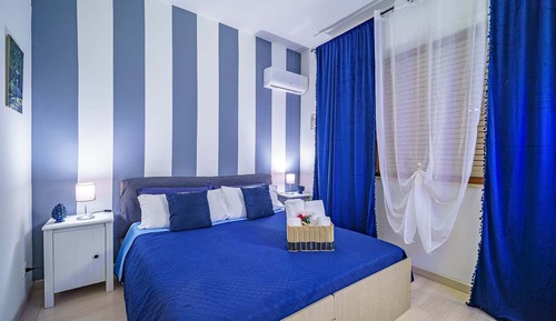 Standard Double Room, Shared Bathroom, City View (Politeama)