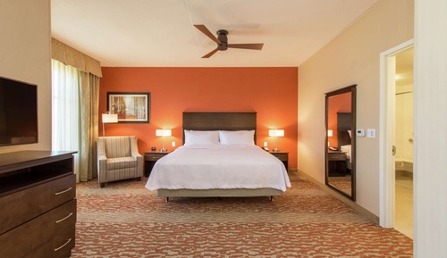 Suite, 1 King Bed, Accessible (Hearing)