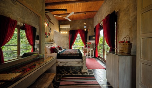 Signature Room, Jetted Tub, Lake View