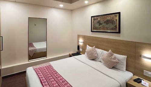 Premier Room