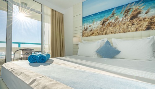 Standard Double Room, 1 King Bed, Sea View