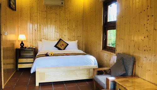 Standard Bungalow, 1 Queen Bed, Garden View