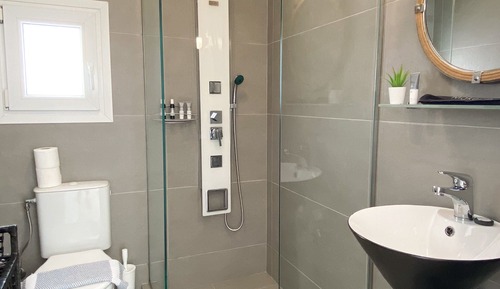 Superior Two-Bedroom Apartment with Private Infinity Pool and Sea View