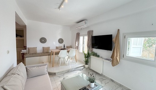 Apartment with Jacuzzi, Sea View and Pool Access