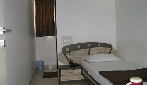 Single AC Room