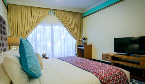 Grand Suite, 1 King Bed with Sofa bed, River View