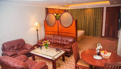 Deluxe Suite, 1 Queen Bed, Non Smoking
