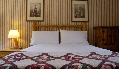 Double Room, Private Bathroom (Room 5 - No Pets Allowed)