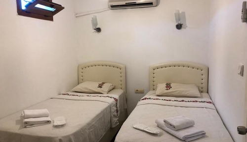Economy Twin Room