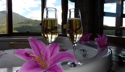 Honeymoon Chalet, Hot Tub