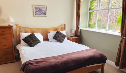 2 bed studio apartment super king + double