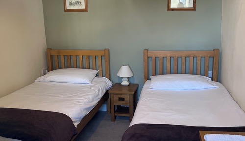 2 bed studio apartment double + twin