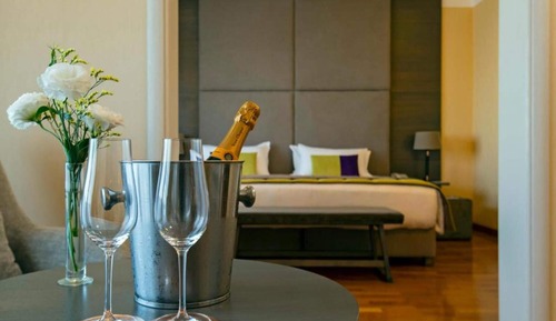 Suite, Balcony
