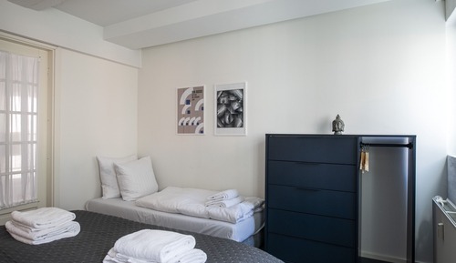Design Apartment, 2 Bedrooms, Kitchen, Courtyard View (Amaliegade 43, 2nd Floor)
