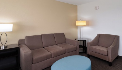 Suite, 1 King Bed, Accessible (Communications)