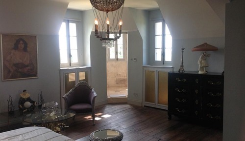 Deluxe Double Room, 1 King Bed, Pool Access, Garden View