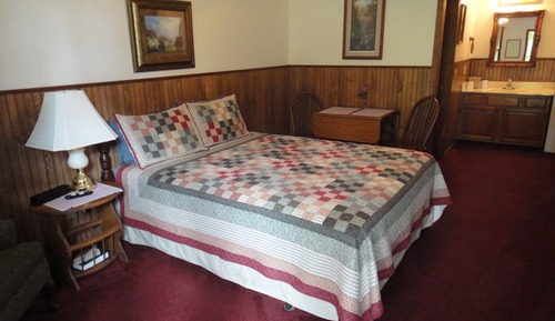 Room, Hot Tub (9)