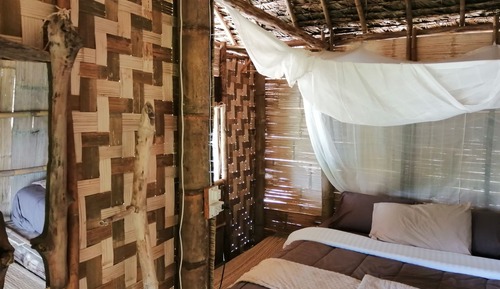 Traditional Bungalow, 1 King Bed, Refrigerator & Microwave, River View