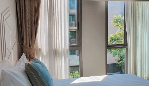 Suite, Pool View