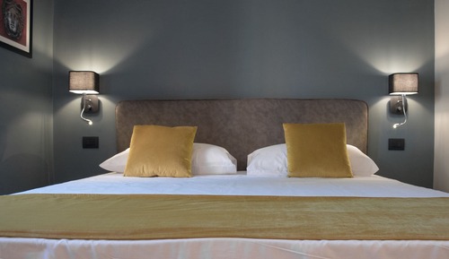 Classic Double Room, 1 Queen Bed, Refrigerator, City View