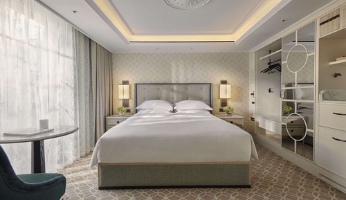 Deluxe Room, 1 King Bed