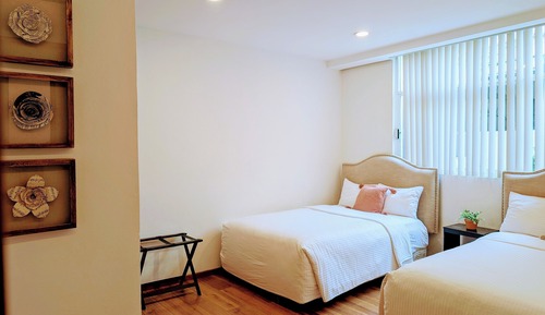Apt 5, 2 bedrooms, 3 beds, 1.5 baths