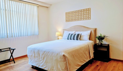 Apt 7, 2 bedrooms, 3 beds, 1.5 baths