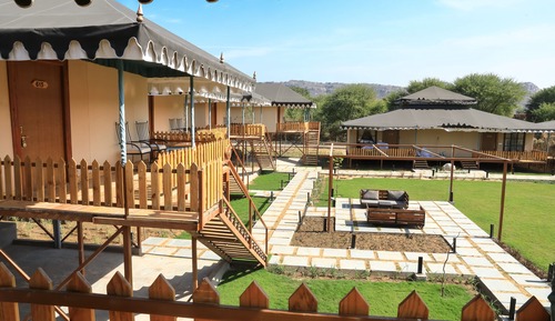 Luxury Tent, 1 King Bed, Accessible, Garden Area
