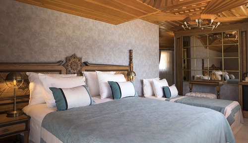 Deluxe Triple Room, Jetted Tub