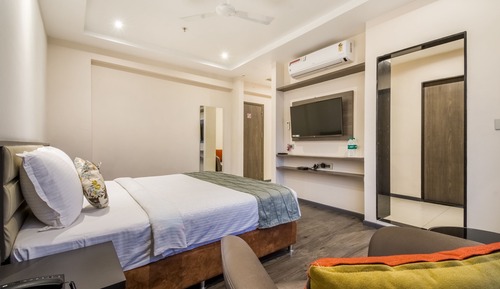 Deluxe Double or Twin Room