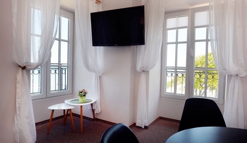 Apartment (28 B)