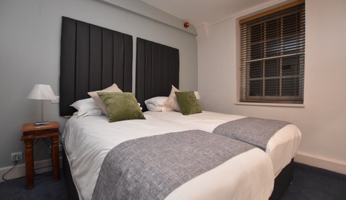 Classic Twin Room, Ensuite