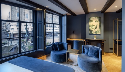 Signature Suite (Virginia Woolf)