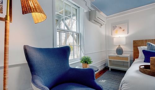 Basic Room, 1 Queen Bed (Horatio)