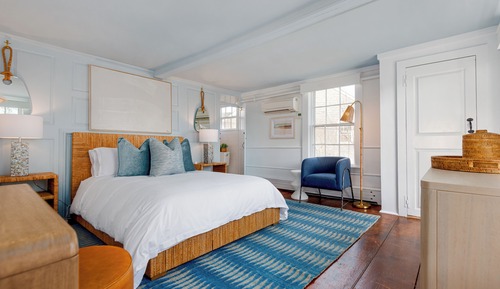 Deluxe Room, 1 Queen Bed (Knowles)