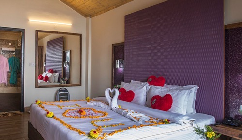 Honeymoon Suite