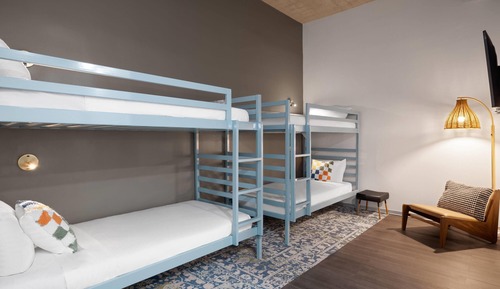 Family Suite, Multiple Beds, Roll-in Shower