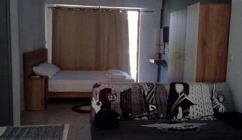 Deluxe Studio