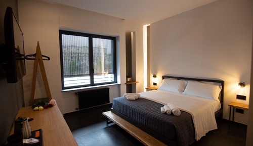 Design Room, 1 Queen Bed, City View (3)
