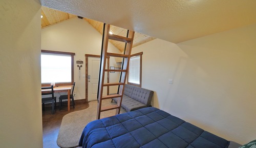 Signature Cabin, Mountain View