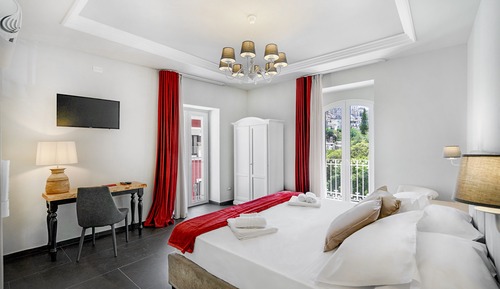 Junior Triple Room, City View