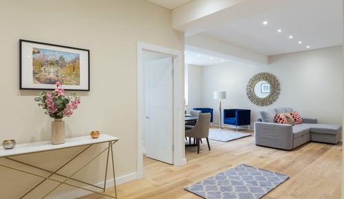 Deluxe Four Bedroom Apartment