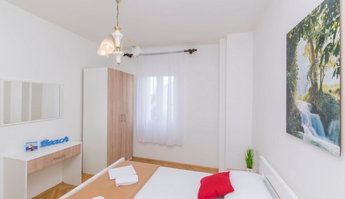 Apartment (A6)