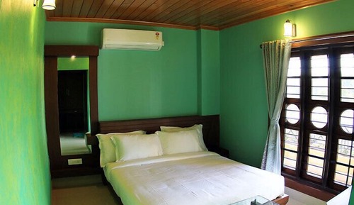 Super Deluxe Room