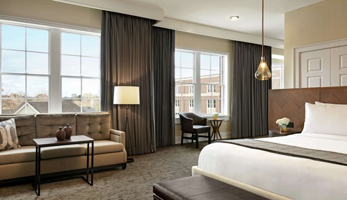 Junior Suite, 1 King Bed, Accessible