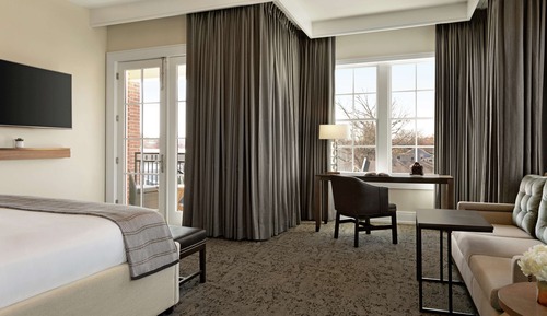 Junior Suite, 1 King Bed, Accessible (Roll-In Shower)